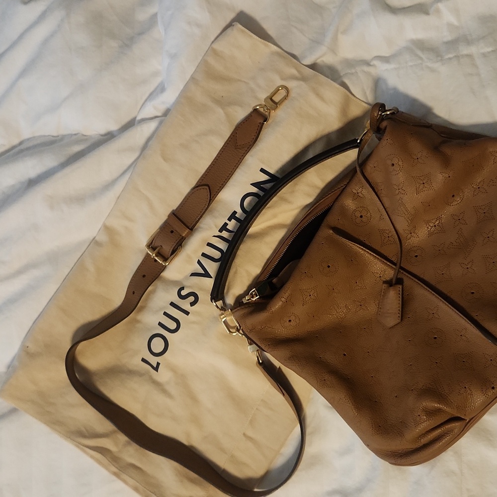 Louis Vuitton Mahina Hobo PM